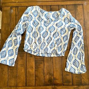 Hollister white and blue crop top, hits right above belly button, flowy sleeves